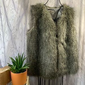 Stevie MAC Faux Fur Vest Grey Hook & Eye Closure Open Fully Lined